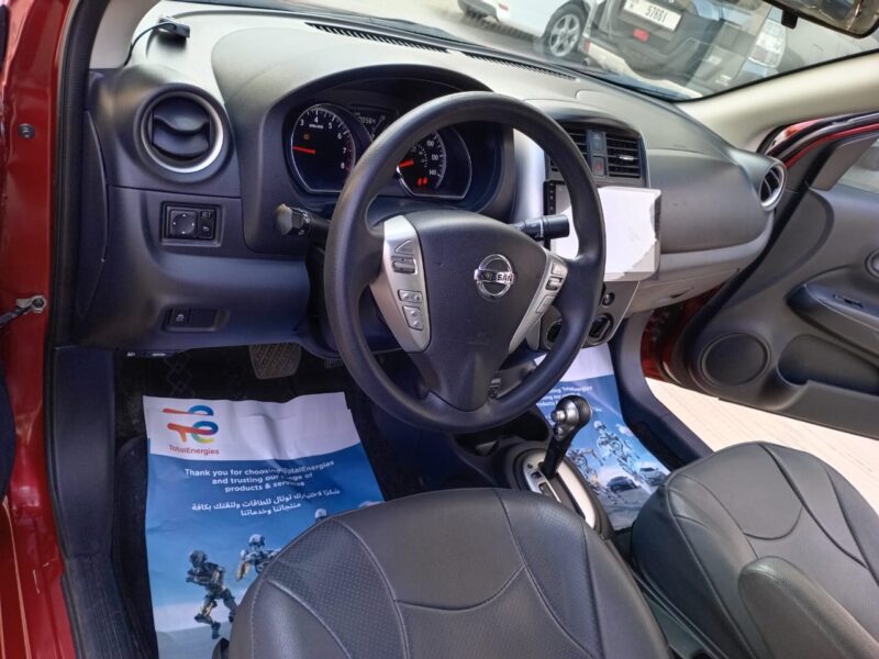 NISSAN-VERSA 2020 red Inner